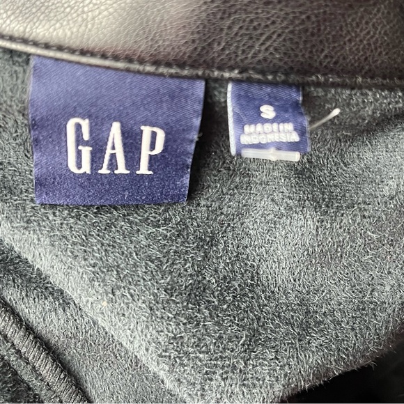 GAP Black Women's Button Down Vegan Leather Top - Picture 6 of 6